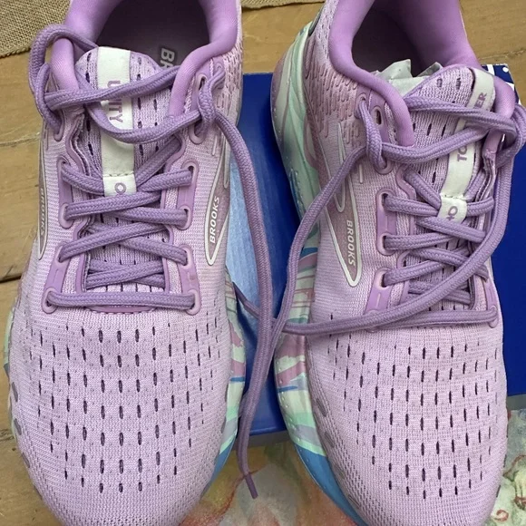 Brooks Lavender and Pastel Accent Running Sneakers - Picture 2 of 5